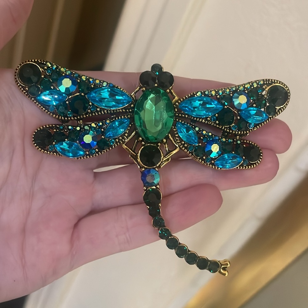 Large Rhinestone Dragonfly Brooch - Picture 3 of 4